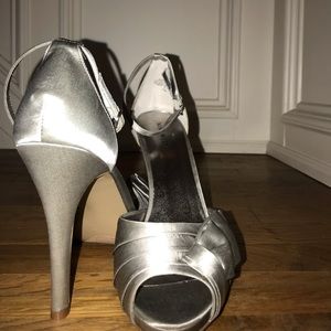 🎉🎊SOLD🎊🎉Satin Open-toe, ankle strap, 3+ heel